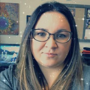 Meet your Posher, Monique